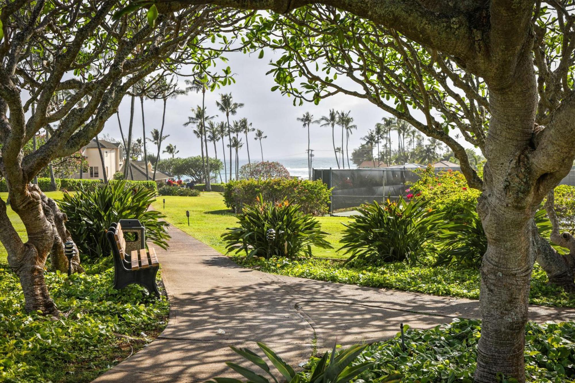 Aston At Poipu Kai Aparthotel Koloa Bagian luar foto