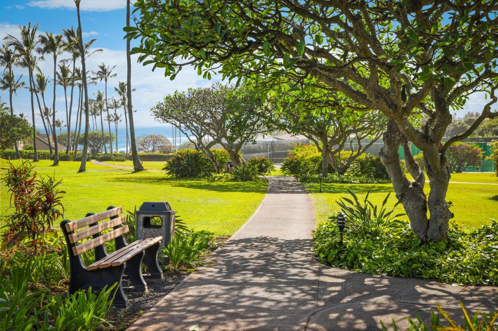 Aston At Poipu Kai Aparthotel Koloa Bagian luar foto